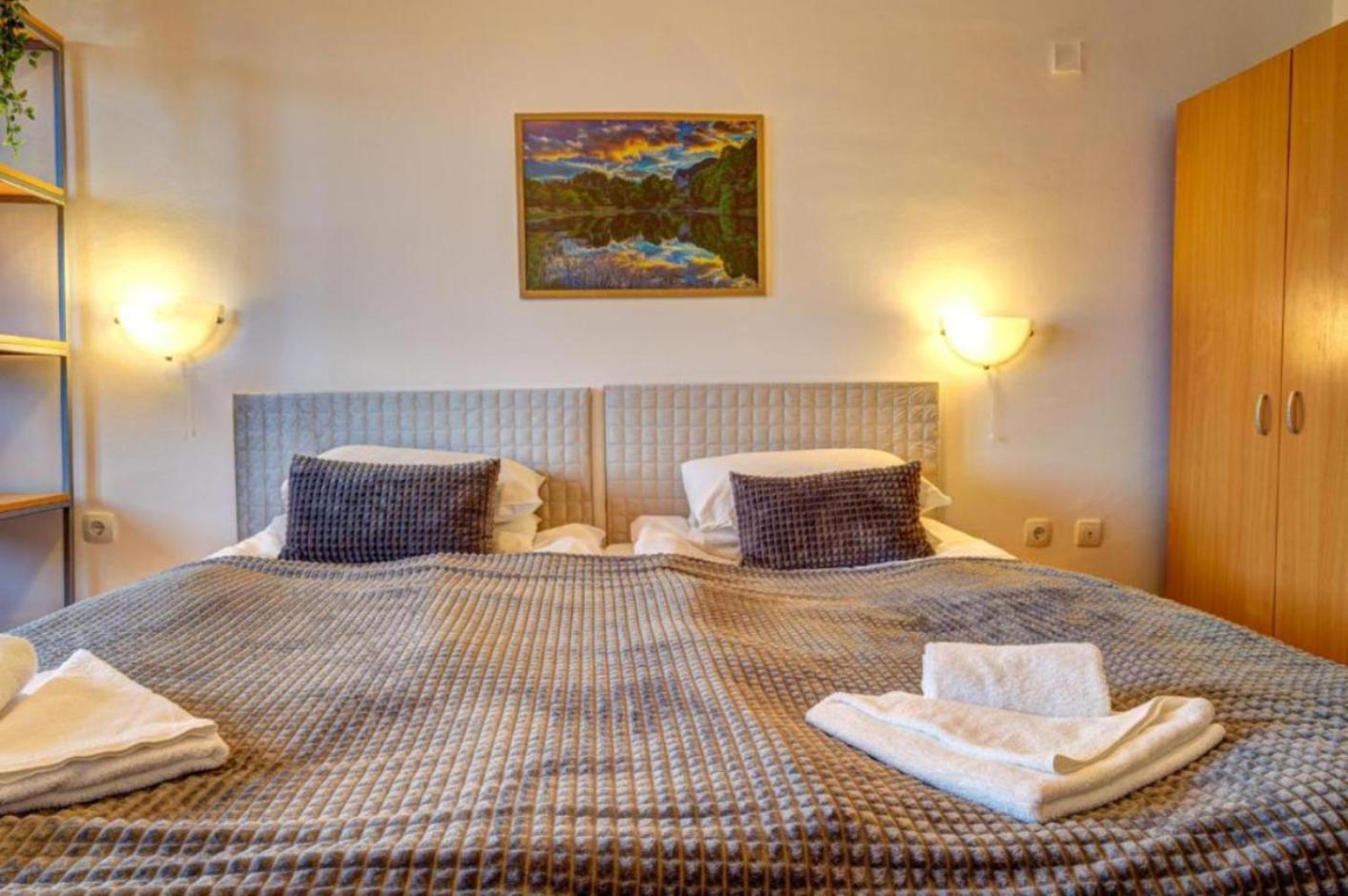 Silver Hills Rooms & Apartments With Free Parking スモーリャン エクステリア 写真